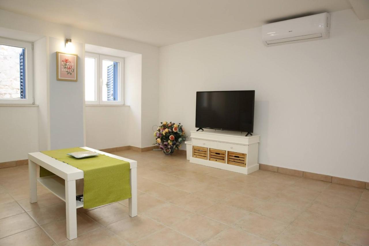 Holiday Home Yan With Bay View Vodice Bagian luar foto