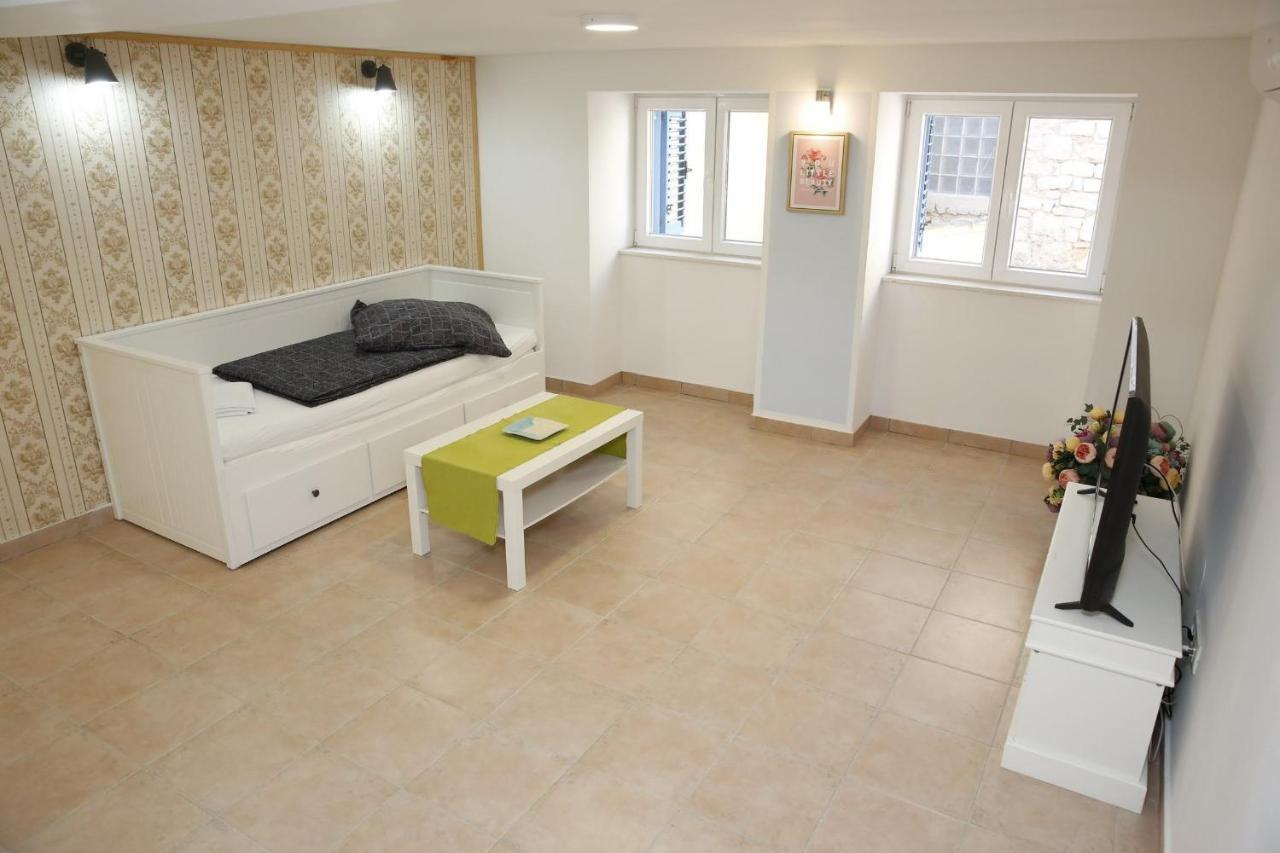 Holiday Home Yan With Bay View Vodice Bagian luar foto